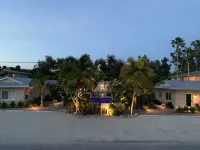 Twin Palms at Siesta Hotels in Osprey