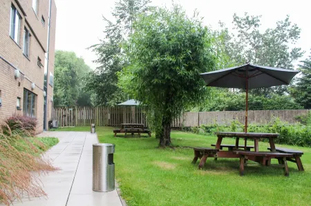 Lancaster Hotel Отели в г. Аксбридж