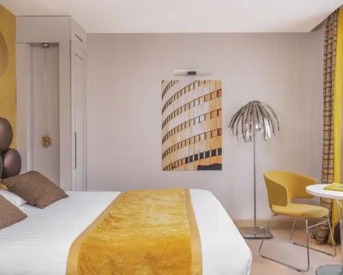 Hotel le Petit Paris Các khách sạn gần 05. Pantheon - Saint-Michel