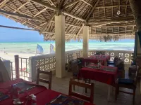 Blue Reef Sport & Fishing Lodge and Bungalows - breakfast