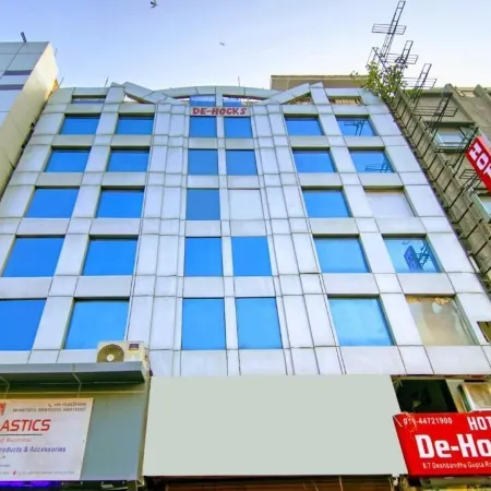 Hotel de Hocks Deluxe - New Delhi Railway Station Отели рядом с достопримечательностью «Дели - центр города»