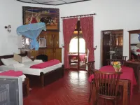 Castlereigh Holiday Bungalow Hotels in Hatton