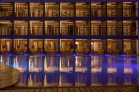 Mandala Beach Hotel - Strand