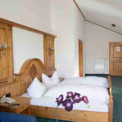 Hotel-Restaurant Kreuzberghof Tagungs- Und Veranstaltungshotel Rooms