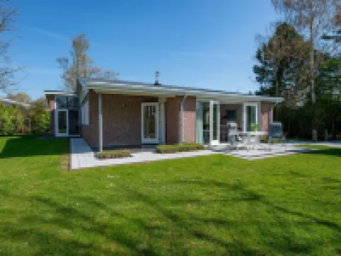 Detached Bungalow Perfect for Water Sports and Nature Enthusiasts