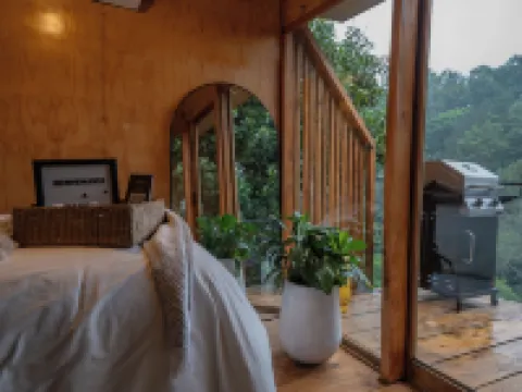 Kafen Hotel Hotels in Juayua