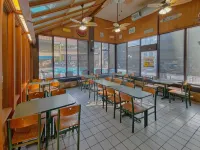 Sidney James Mountain Lodge - breakfast