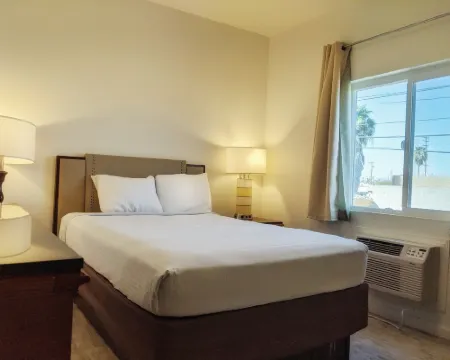 Anchor Pointe Inn Hotels in Wilmington