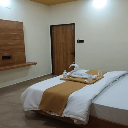 Hotel Hari Palace - Near Shree Dwarkadhish Temple