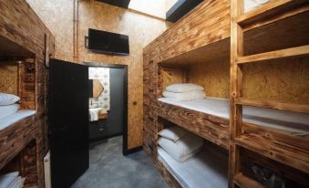 Studio 95 - Shared & Private Rooms