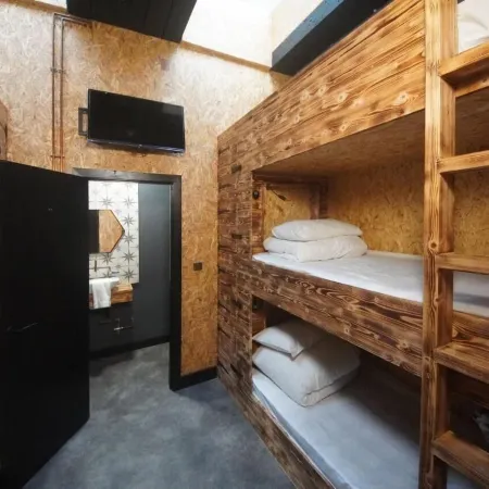 Studio 95 - Shared & Private Rooms