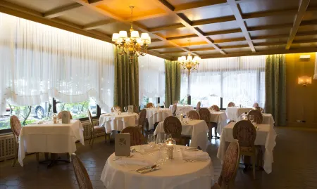 Hotel du Lac Отели рядом с достопримечательностью «Lake Molveno»