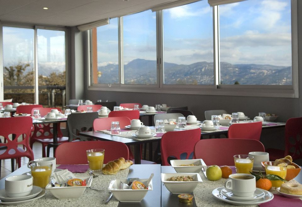 Hotel du Baou Over view