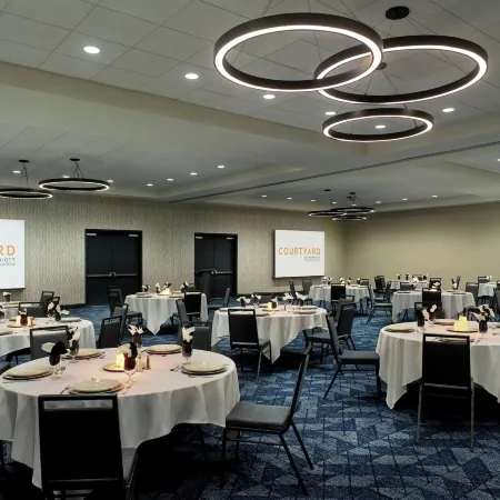 Courtyard Atlanta Dunwoody Отели в г. Чембли