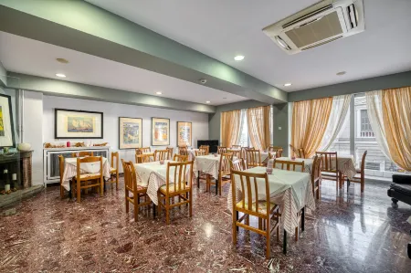 Diros Hotel Отели рядом со станцией Omonia Railway Station