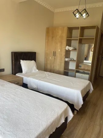 Çeşme Butik Otel Restaurant Cafe Отели в г. Кяхта