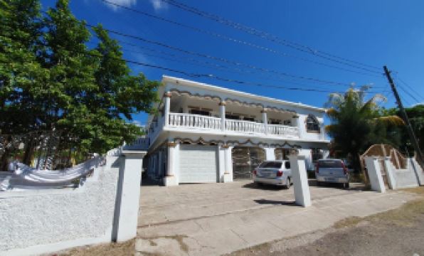 Sandy Bay Paradise Retreat - 7 Bedrooms