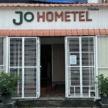Jo Hometel Отели рядом с достопримечательностью «Таиланд Поуст»