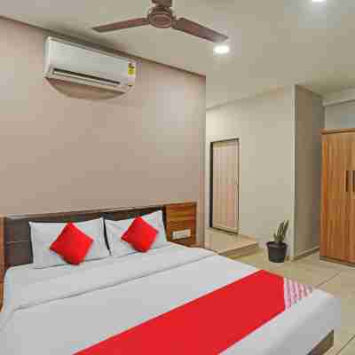 Hotel Santeria Inn, Best Luxurious Hotel AC Rooms in Surat Rooms