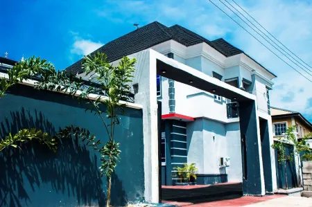 Regional Hotel and Suites Отели рядом с достопримечательностью «Элеко Бич»