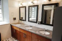 Knox Residence University of Toronto - Hostels