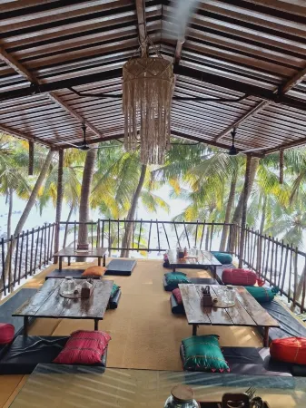 Belantara Beach Front Отели рядом с достопримечательностью «tarkarli beach malvan»