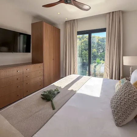 Spectacular Golf Front 3BR Apartment!
