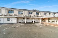 Carlton Suites