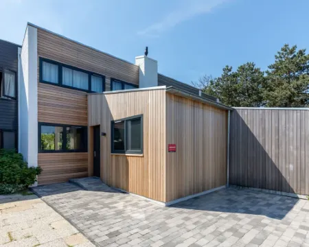 吸引人的假日之家，陽光花園，靠近海灘 尼烏弗利特酒店