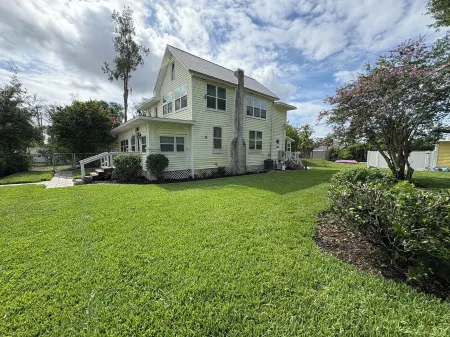 Old Florida Charm Отели рядом с достопримечательностью «Elizabeth Circle»