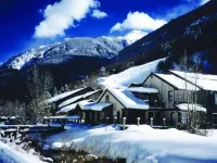 Cozy Corner Unit with Riversides Hot Tubs - Charming Mountainside Haven