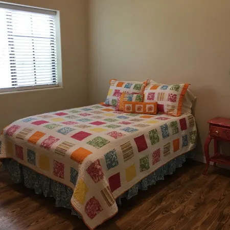 Downtown Cody!!! Spacious Bobbi's Bunkhouse A