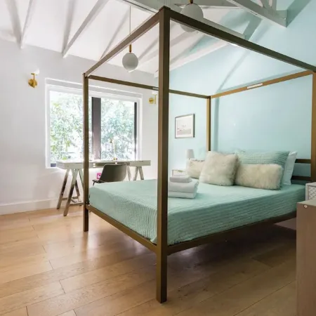 Sunset 4BR Waterfront Villa in Golden Isles w/ Heated Pool & Spa Отели в г. Халландейл Бич