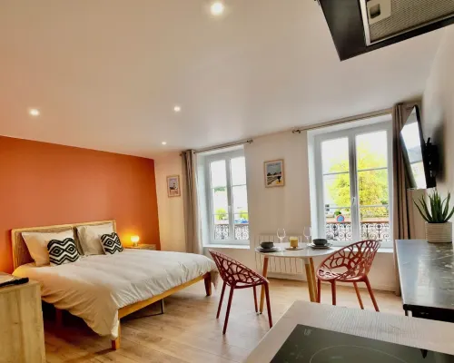 D-DAY SUITES:Terra 25m²/City center/2min walk to train station / 20min to Utah Beach Hotels in Carentan