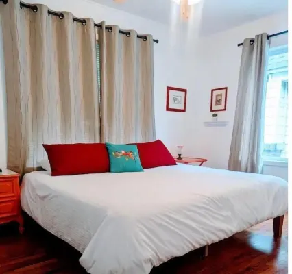 Downtown/Horse track 1.5mile,Fenced yard 温泉城酒店