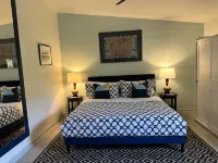 Best of both worlds - located between Savannah Downtown and Tybee Island.