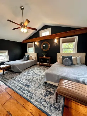 Spacious 7 bedroom house, Near jiminy Peak  in Hancock ma , In the Berkshires