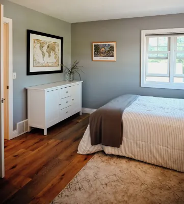 Nonna's-3 Bedrooms, Covered Porch, Private Yard, Walk Everywhere in Leland