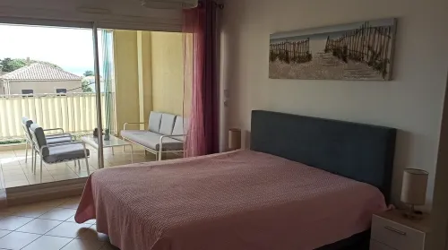 Beautiful air-conditioned apartment in l'ile rousse 15mn walk from town center and beach