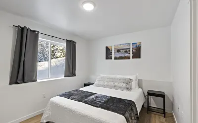 North Lakes Retreat in Eagle River 추가치 스테이트 파크 헤드쿼터스 주변 호텔