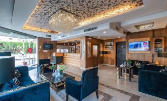 Lancaster Hotel Apartments-Gardens