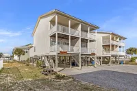 Pirate's Hideaway Hotels in Gulf Shores
