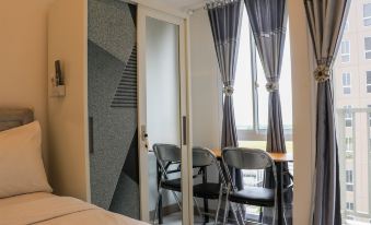 Comfy Stay Studio at Tokyo Riverside Pik 2 Apartment
