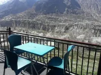Hunza Blossom Inn Hotels in Garelt