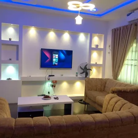 2 Bed-Sleeps 4-Free Parking-AirCon