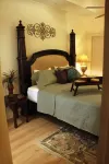4 Bedroom , Lavish Euro Style Boutique ,Home Alabama
