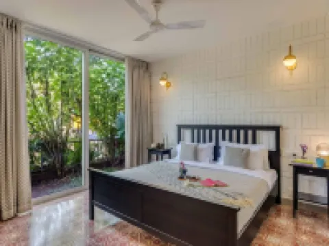 Stylish 2BR w Pool Near Candolim and Coco Beach Hotels in Nerul