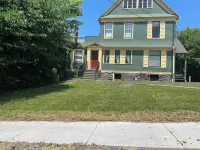 Charming 2-bedroom apartment with WiFi, AC in enchanting Ithaca