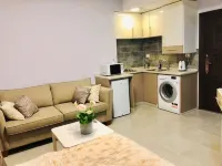 Convenient studio 13 mins to downtown - steps away to great food, cafes, shops