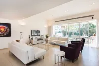 Luxury Ocean Villa with Heated Pool